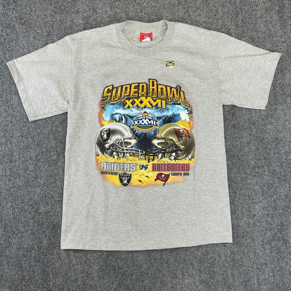 Vintage NFL Super Bowl XXXVII 2003 Raiders vs Buccaneers Gray Graphic T-Shirt M